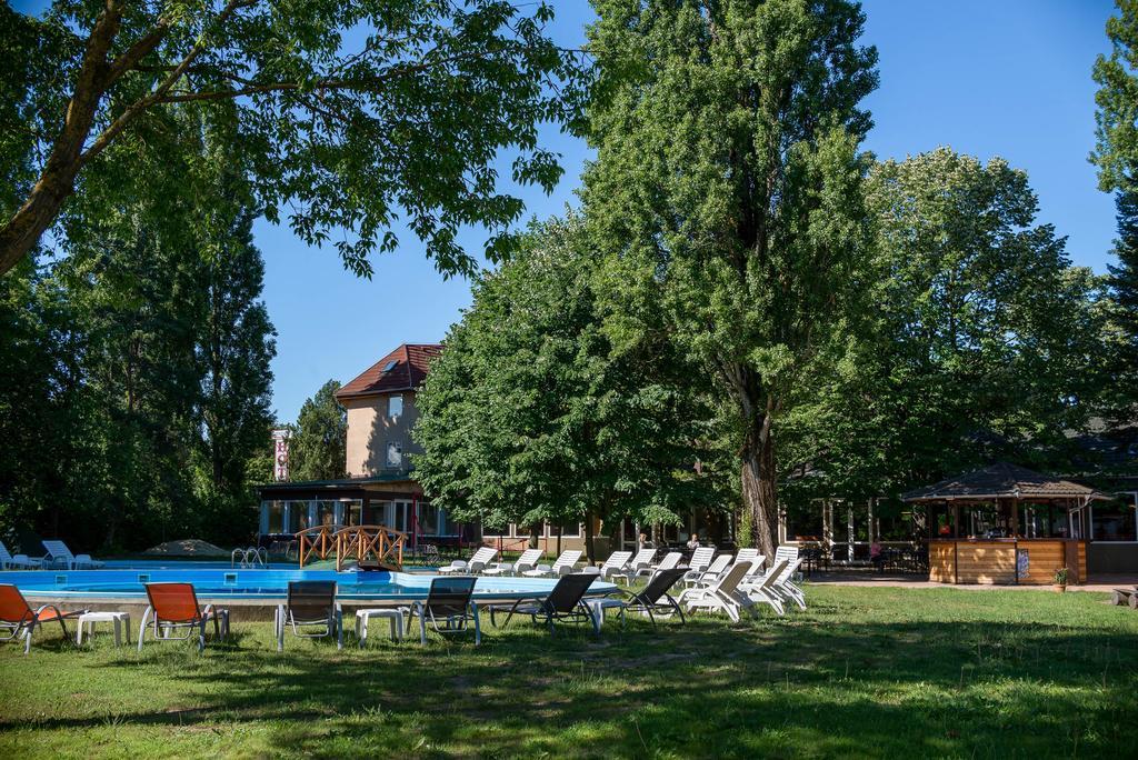 Wellness Hotel Szindbad Balatonszárszó Exteriér fotografie